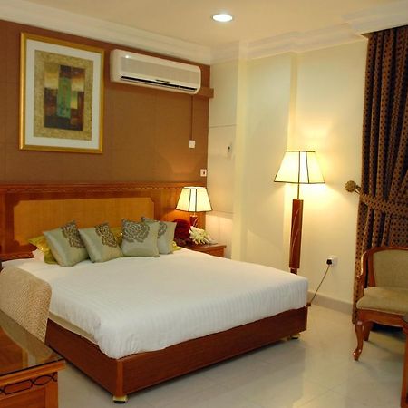 Al Muntazah Plaza Hotel Doha Eksteriør billede