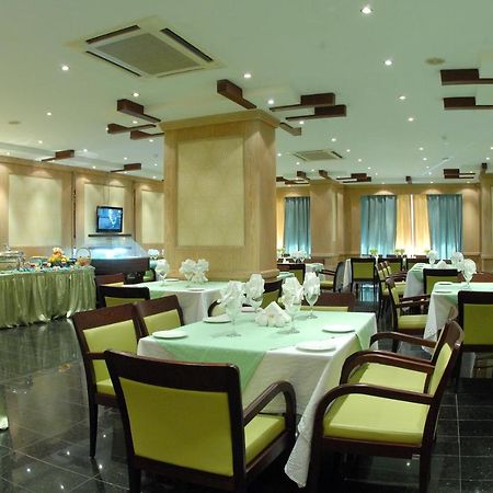 Al Muntazah Plaza Hotel Doha Eksteriør billede